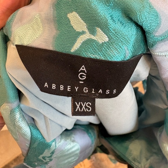 Elegant Abbey Glass Floral Organza Maxi Dress in Teal and Gray - Picture 3 of 4